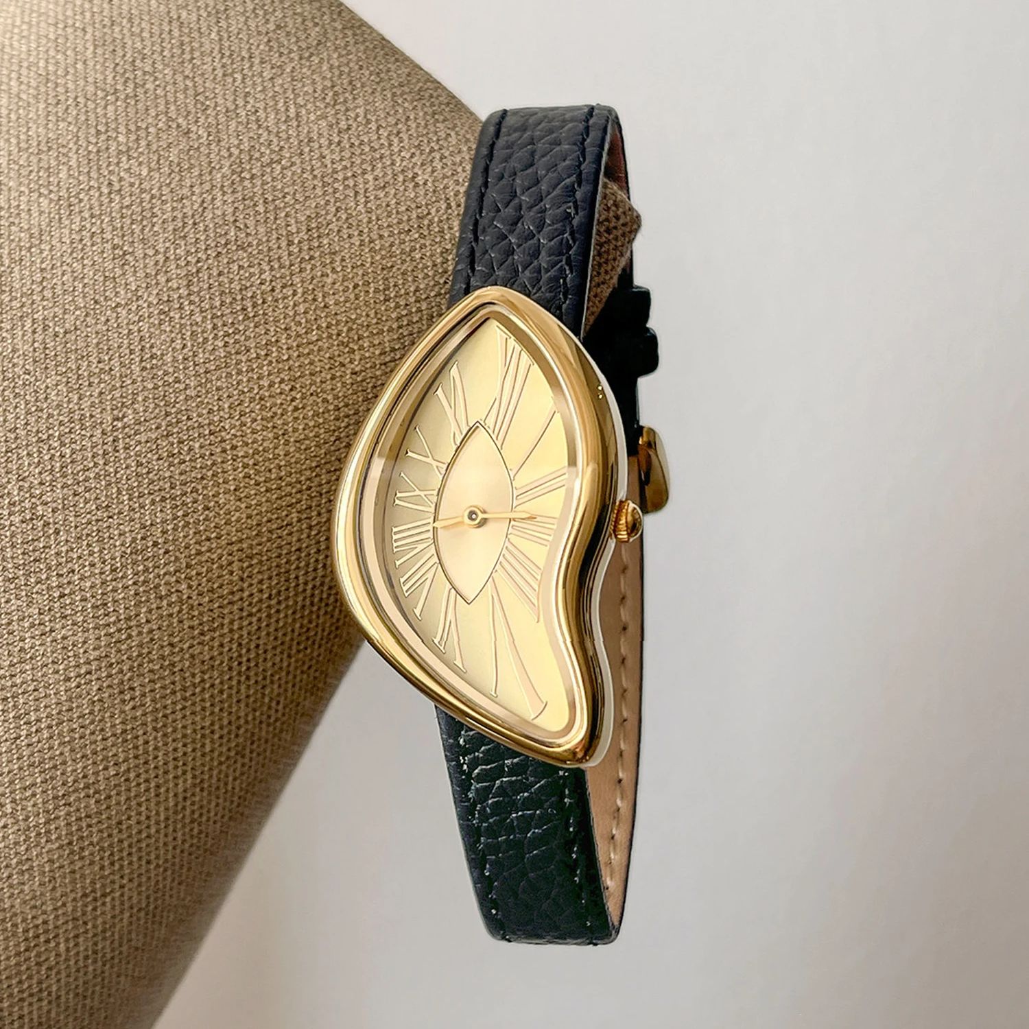 Kadınlar için üst düzey Retro  - Cartier Watch Tank incelemesi ve fiyatı