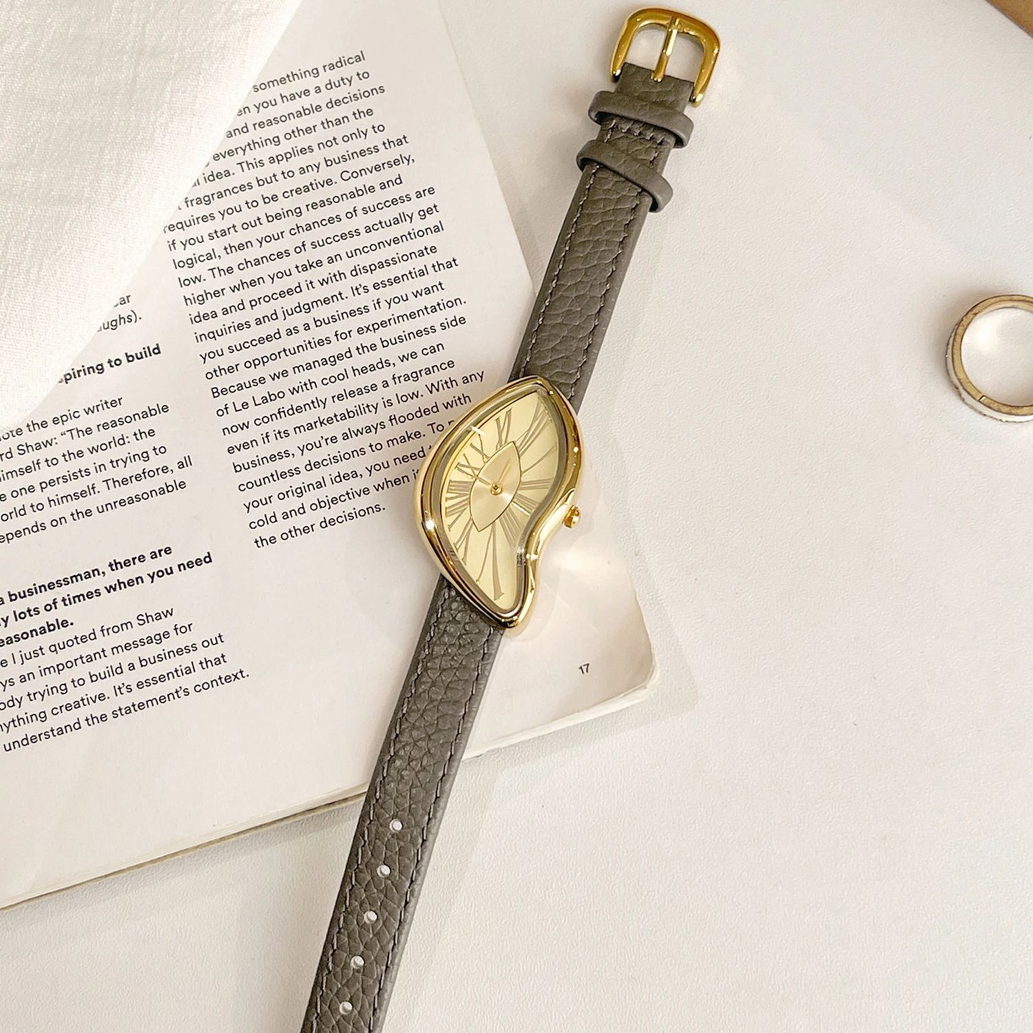Kadınlar için üst düzey Retro  - Cartier Watch Tank incelemesi ve fiyatı